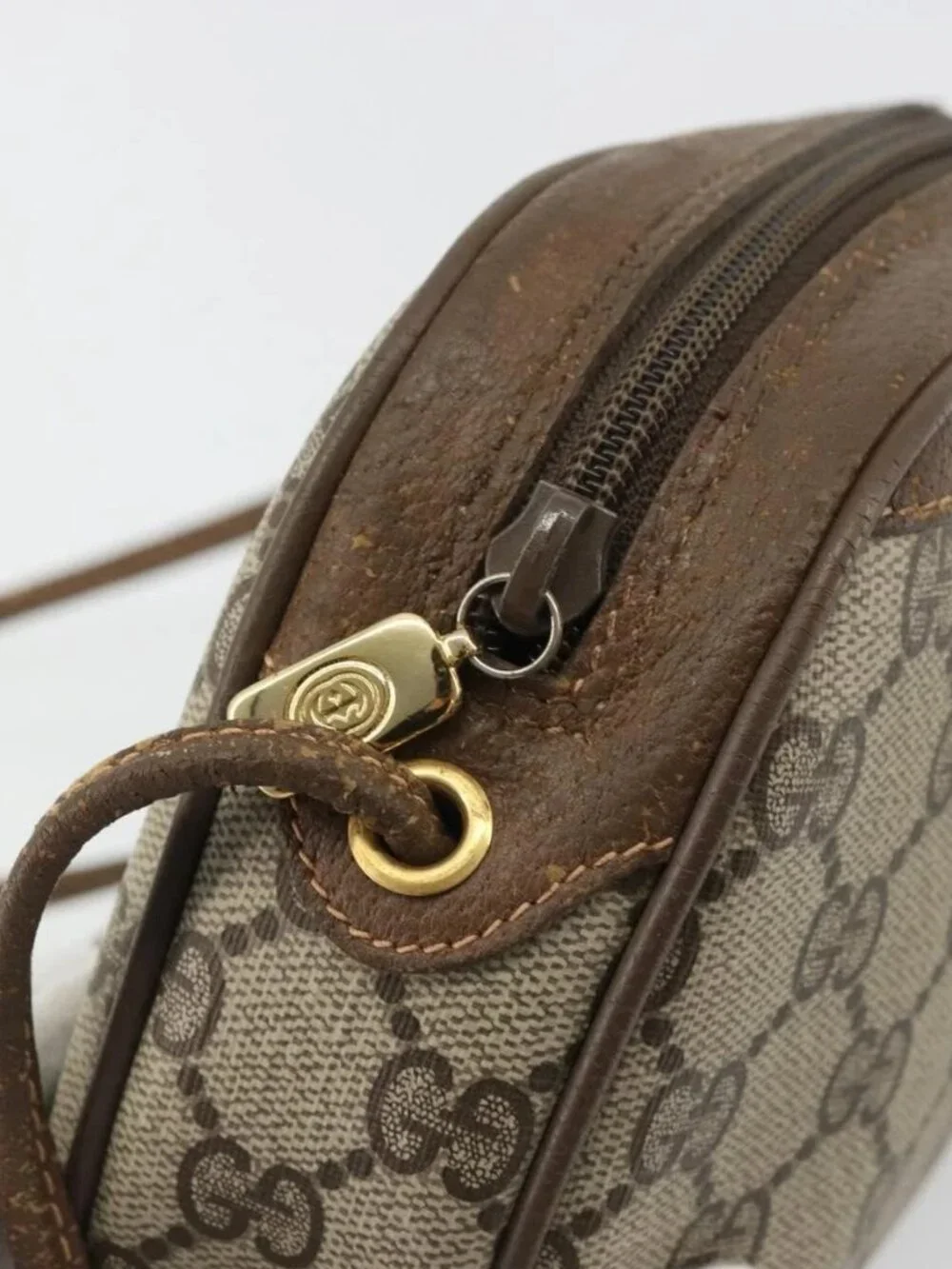 Gucci brand	gucci color	beige